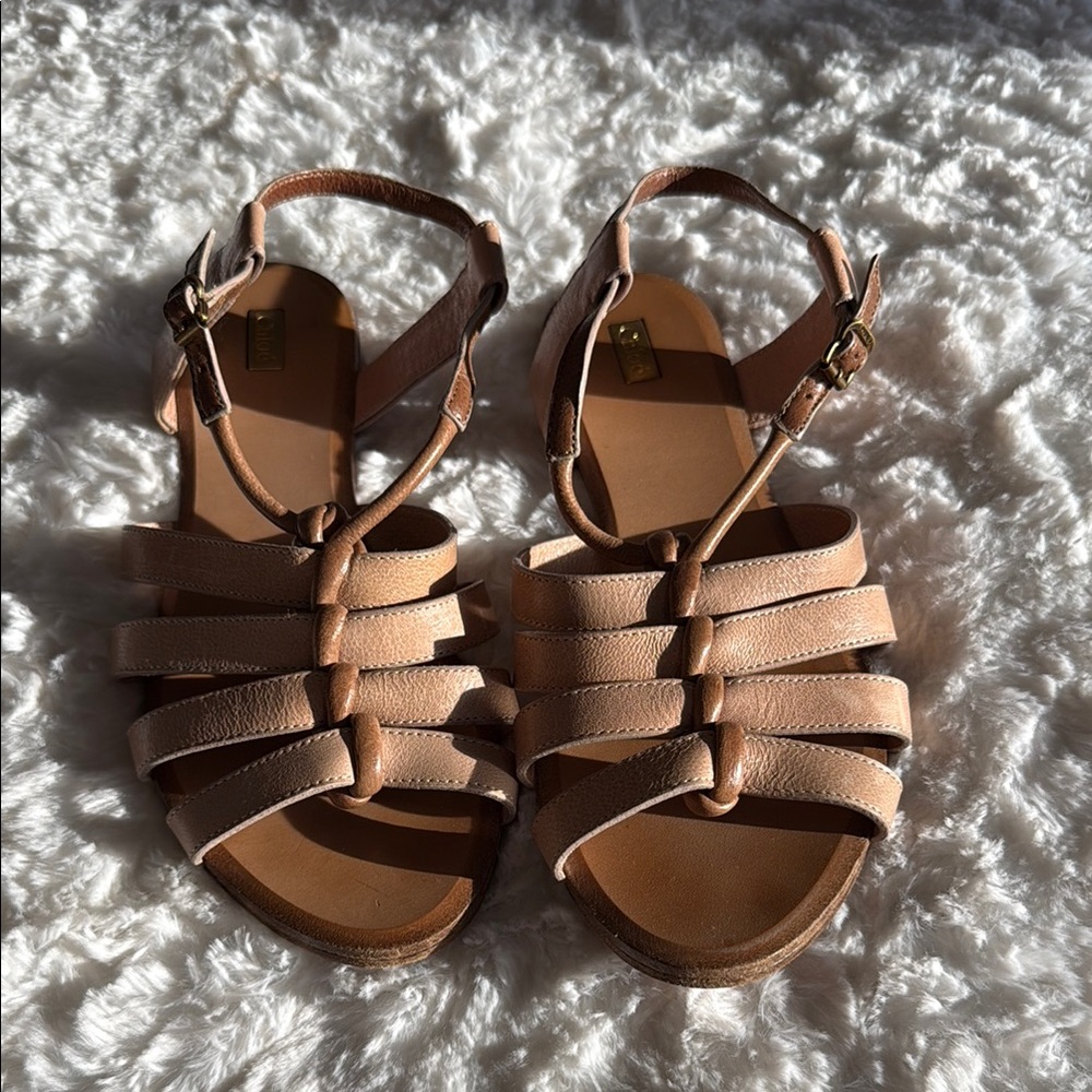 Chloe Tan Leather Strappy Sandals size 40